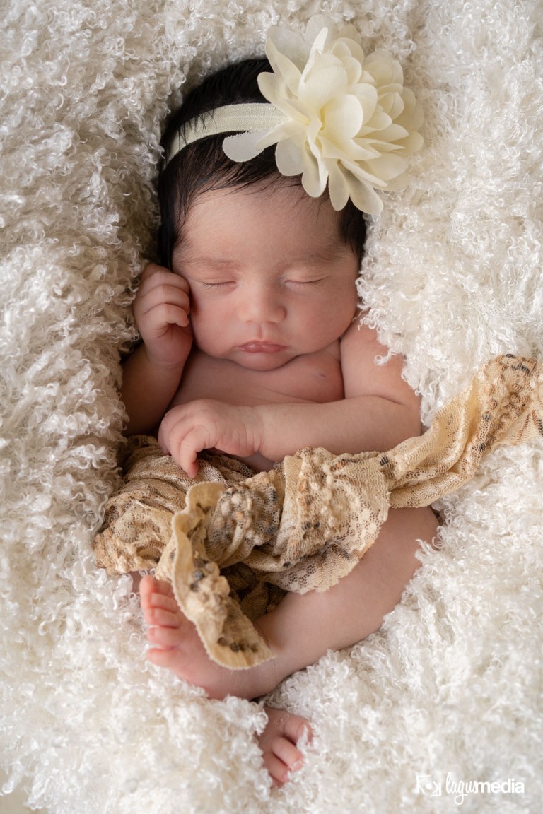 Newborn Lourdes LOGO-4